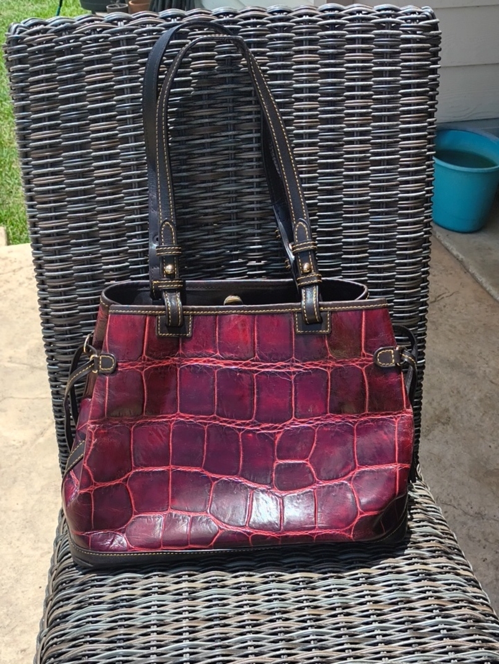 Dooney And Bourke Red ♥️ Croc Style Bag - Picture 1 of 6